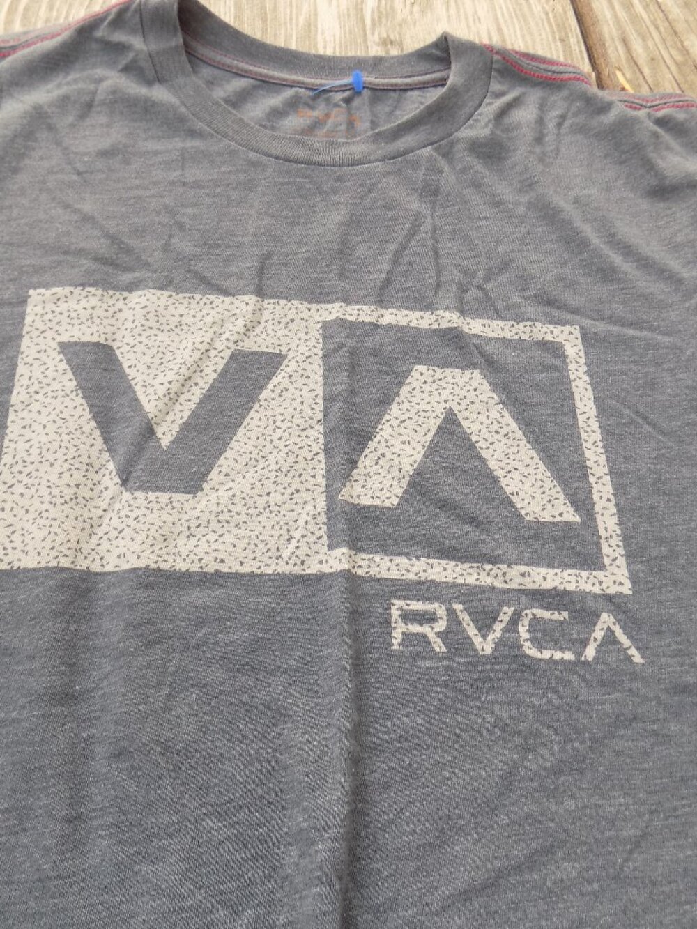 RVCA Gray T Shirt ADULT LARGE